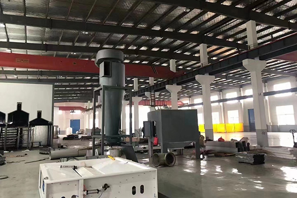 項(xiàng)目工程忙 環(huán)保型噴塑流水線設(shè)備有序安裝中 項(xiàng)目工程忙 環(huán)保型噴塑流水線設(shè)備有序安裝中