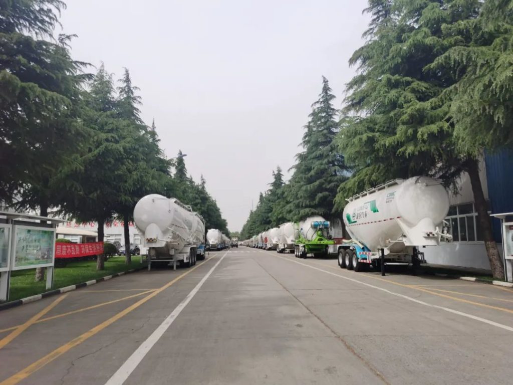 震撼-罐車車輛工廠引進靜電噴粉涂裝線！