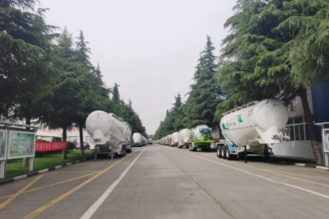 震撼-罐車車輛工廠引進靜電噴粉涂裝線！