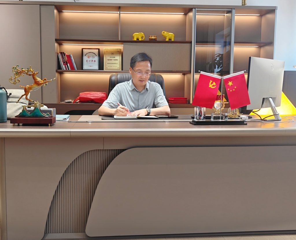 三十三載燃燒的歲月:新月涂裝為噴涂設備而生! 三十三載燃燒的歲月:新月涂裝為噴涂設備而生!